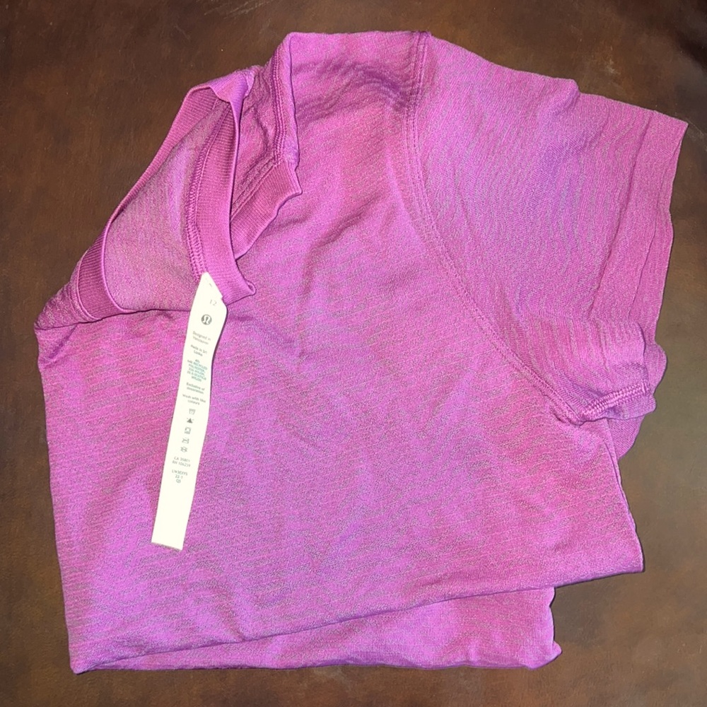 Lululemon Train to be shirt